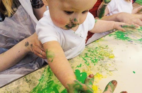 8 ways to enjoy messy play at home